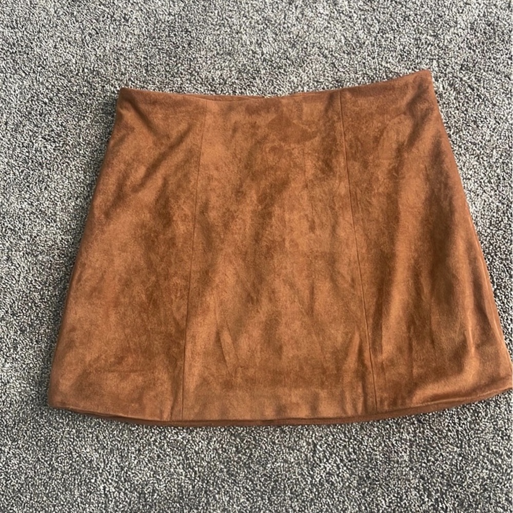Forever 21 faux suede skirt NWT